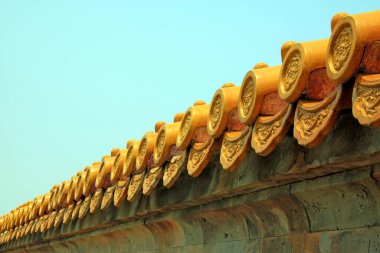 Tapınaklarda seramik duvarlar, fotoğrafların yakın çekimi.