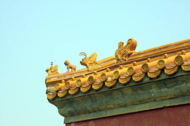 Qing Hanedanlığı Çin 'in Doğu Kraliyet Mezarlığı' ndaki Çin antik mimari manzarası.