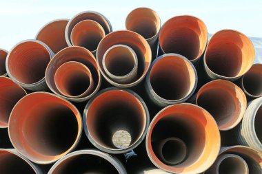 Plastik borular, yakın plan fotoğraf.