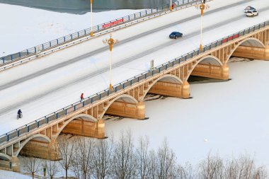 Karda köprü manzarası