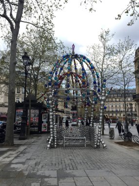 Paris 'teki Le Louvre Müzesi metro durağı