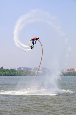 Tangshan - 19 Haziran: Su püskürtme özel efekt performansı, 19 Haziran 2016, Tangshan şehri, Çin