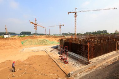 İnşaat alanlarında ahşap parantez 