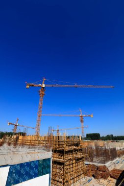 İnşaat alanı sahnesi, fotoğrafa yakın çekim.