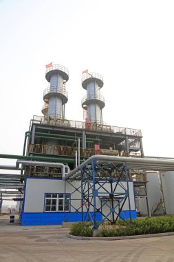 Damıtma ekipmanları ve yağ depolama teni