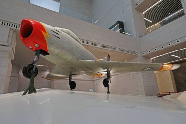 Pekin - 28 Haziran 2019: F-86F Bıçak Giyen Dövüşçü, Çin Halk Devrimci Askeri Müzesi, Pekin, Çin