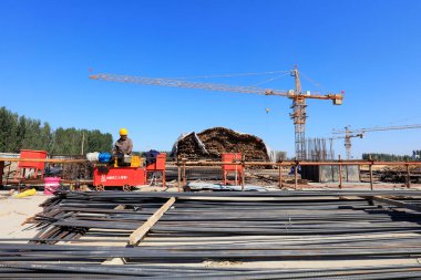 İnşaat alanındaki çelik kumaş.