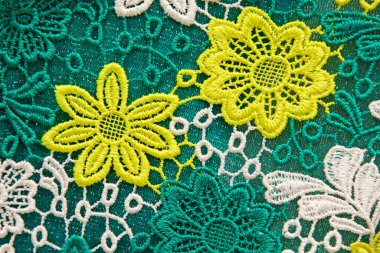 Örtüye nakış, fotoğrafa yakın çekim.