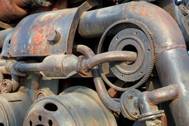 Mekanik cihaz, dairesel egzoz borusu.