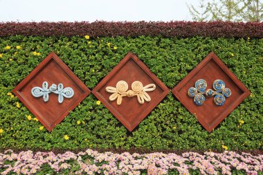 Çin geleneksel döngüsünün yeşil heykeli