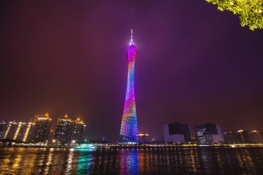 Guangzhou, Çin - 4 Nisan 2019: Guangzhou Kulesi Gece Manzarası, Guangzhou Şehri, Guangdong Eyaleti, Çin