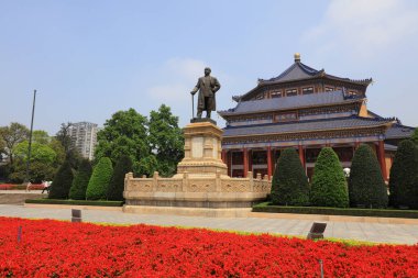 Guangzhou, Çin - 5 Nisan 2019: Zhongshan Memorial Hall 'da Sun Yat-sen Heykeli, Guangzhou, Guangdong Eyaleti, Çin