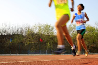 Uzun mesafe koşucusu, dinamik görüntü, fotoğrafın yakın çekimi