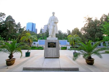 Shijiazhuang - 27 Nisan - Dr. Bethune heykeli, Kuzey Çin askeri şehit mezarlığı, 27 Nisan 2015, Shijiazhuang şehri, Çin