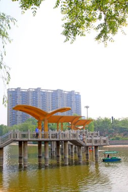 Bir su parkının manzarası, fotoğrafa yakın çekim.