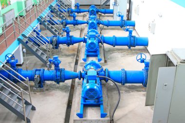 Mekanik ekipmanların su ikmal pompası istasyonu, yakın çekim