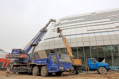 Tangshan Tangshan - 6 Mart 2016 'da Tangshan Uluslararası Konferansı ve Sergi Merkezi şantiyesi, Tangshan, Çin