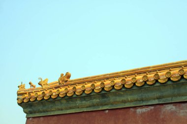 Qing Hanedanlığı Çin 'in Doğu Kraliyet Mezarlığı' ndaki Çin antik mimari manzarası.