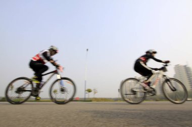 Yoldaki bisiklet yarışı sahası, Çin