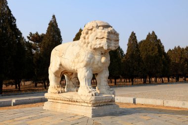 Çin antik aslan heykelleri