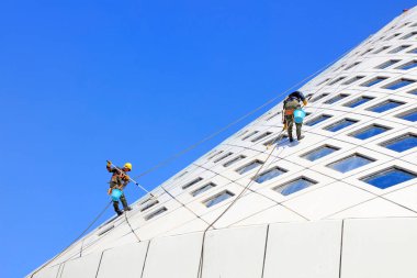 Örümcek Adam Temizleyici, fotoğrafa yaklaş