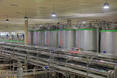 Luannan County - 21 Ekim 2016: Mengniu Süt Ürünleri (Luannan), Luannan County, Hebei Eyaleti, Chin