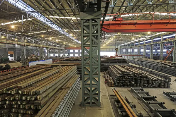 Çelik üretim hattı, fotoğrafa yakın çekim.