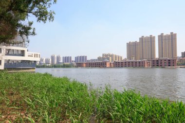 Riverside Binası Çene içinde