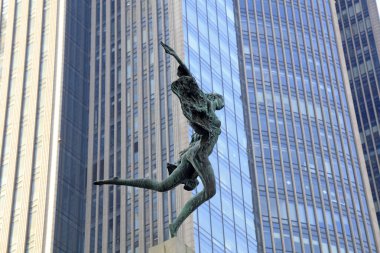 Şehirde kanatlı bir tanrıça