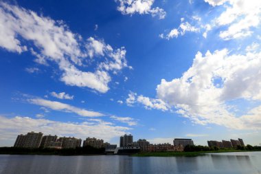 Waterfront City 'nin yaz manzarası, Tangshan City, Çin