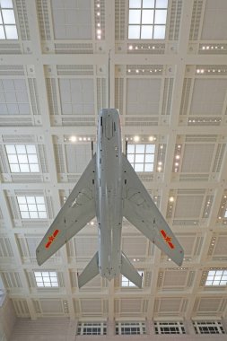 Pekin - 28 Haziran 2019: Savaşçılar havada asılı, Çin Halk Devrimci Askeri Müzesi, Pekin, Çin