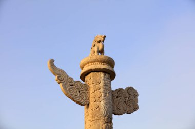 Tiananmen Meydanı, Pekin, Çin 'de süsleme sütunları