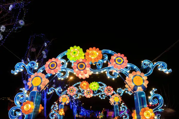 Yakın zamanda çiçek modelleme binası.