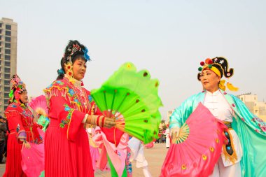 LUANNAN COUNTY - 7 Mart: geleneksel Çin tarzı Yanko dans gösterileri 7 Mart 2015 tarihinde, Luannan County, Hebei Eyaleti, Chin