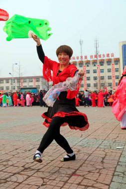 Luannan County - 7 Şubat 2017: Çinli Yangko performansı, Luannan County, Hebei Eyaleti, Chin