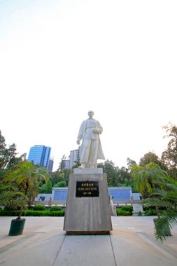 Shijiazhuang - 27 Nisan - Dr. Bethune heykeli, Kuzey Çin askeri şehit mezarlığı, 27 Nisan 2015, Shijiazhuang şehri, Çin