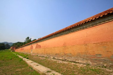Qing Hanedanlığı 'nın Doğu Kraliyet Mezarlığı' ndaki Çin antik mimari manzarası, Chin.