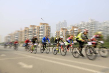 Yoldaki bisiklet yarışı sahası, Çin