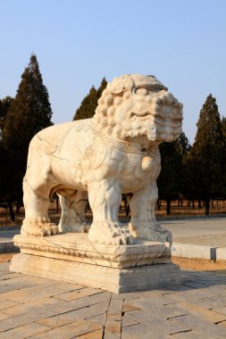 Çin antik aslan heykelleri