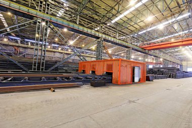 Deniz malzemeleri imalatının üretim hattı