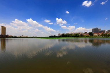 Waterfront City 'nin yaz manzarası, Tangshan City, Çin