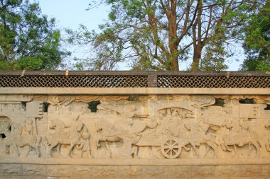 Duvar oymaları, fotoğrafların kapatılması. 