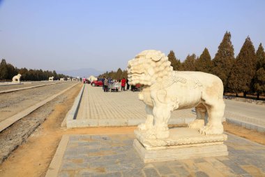 Çin antik aslan heykelleri