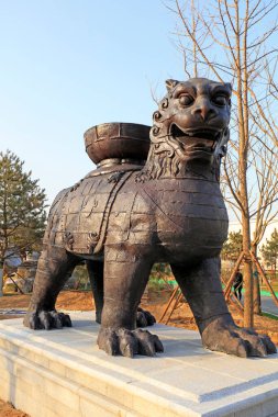Parktaki aslan heykeli