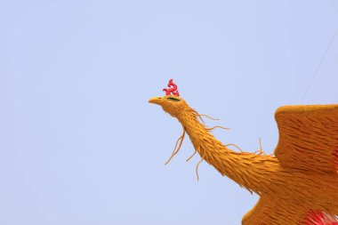 Gökyüzünde Phoenix yüz hatları