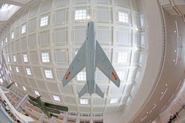 Pekin - 28 Haziran 2019: Savaşçılar havada asılı, Çin Halk Devrimci Askeri Müzesi, Pekin, Çin