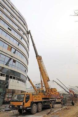 Tangshan Tangshan - 6 Mart 2016 'da Tangshan Uluslararası Konferansı ve Sergi Merkezi şantiyesi, Tangshan, Çin