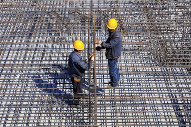 İnşaat alanındaki çelik kumaş.