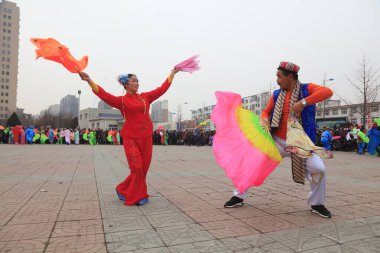 Luannan County - 7 Şubat 2017: Çinli Yangko performansı, Luannan County, Hebei Eyaleti, Chin