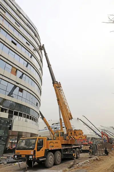 Tangshan Tangshan - 6 Mart 2016 'da Tangshan Uluslararası Konferansı ve Sergi Merkezi şantiyesi, Tangshan, Çin